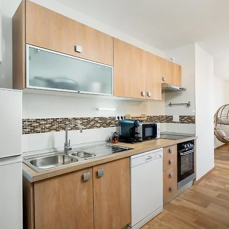 Charming W/ Pool&balcony In By Lovelystay *