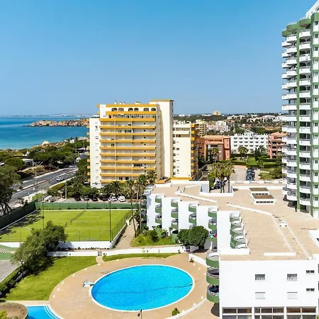 Charming W/ Pool & Balcony In By Lovelystay Apartment *